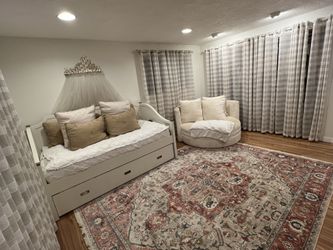 Twin Size Trundle/ Storage