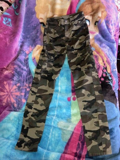 Cargo camo pants