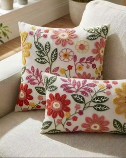 Set of 2 Embroidered floral throw pillows