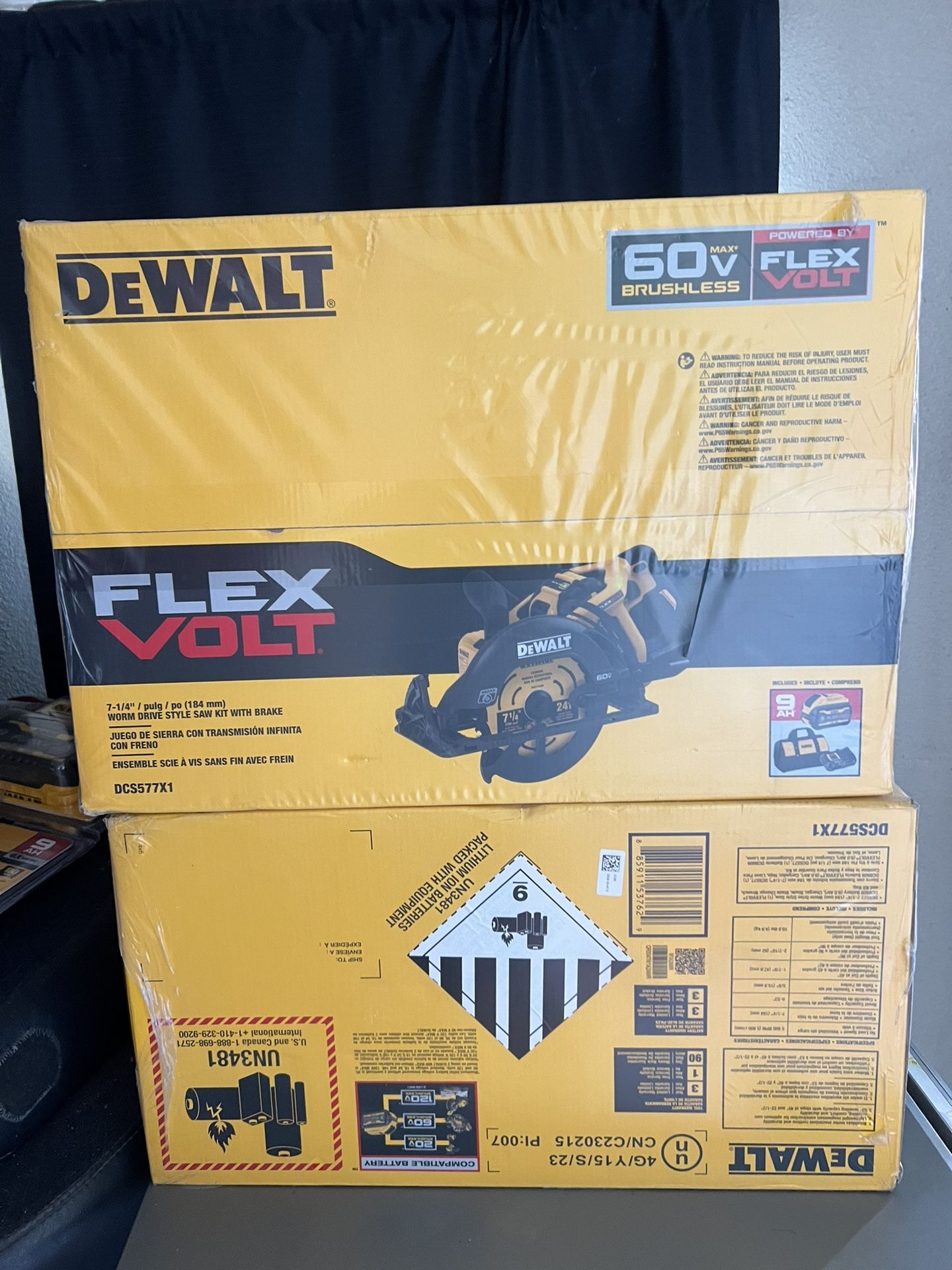 DEWALT (DCS577X1) Saw Kit