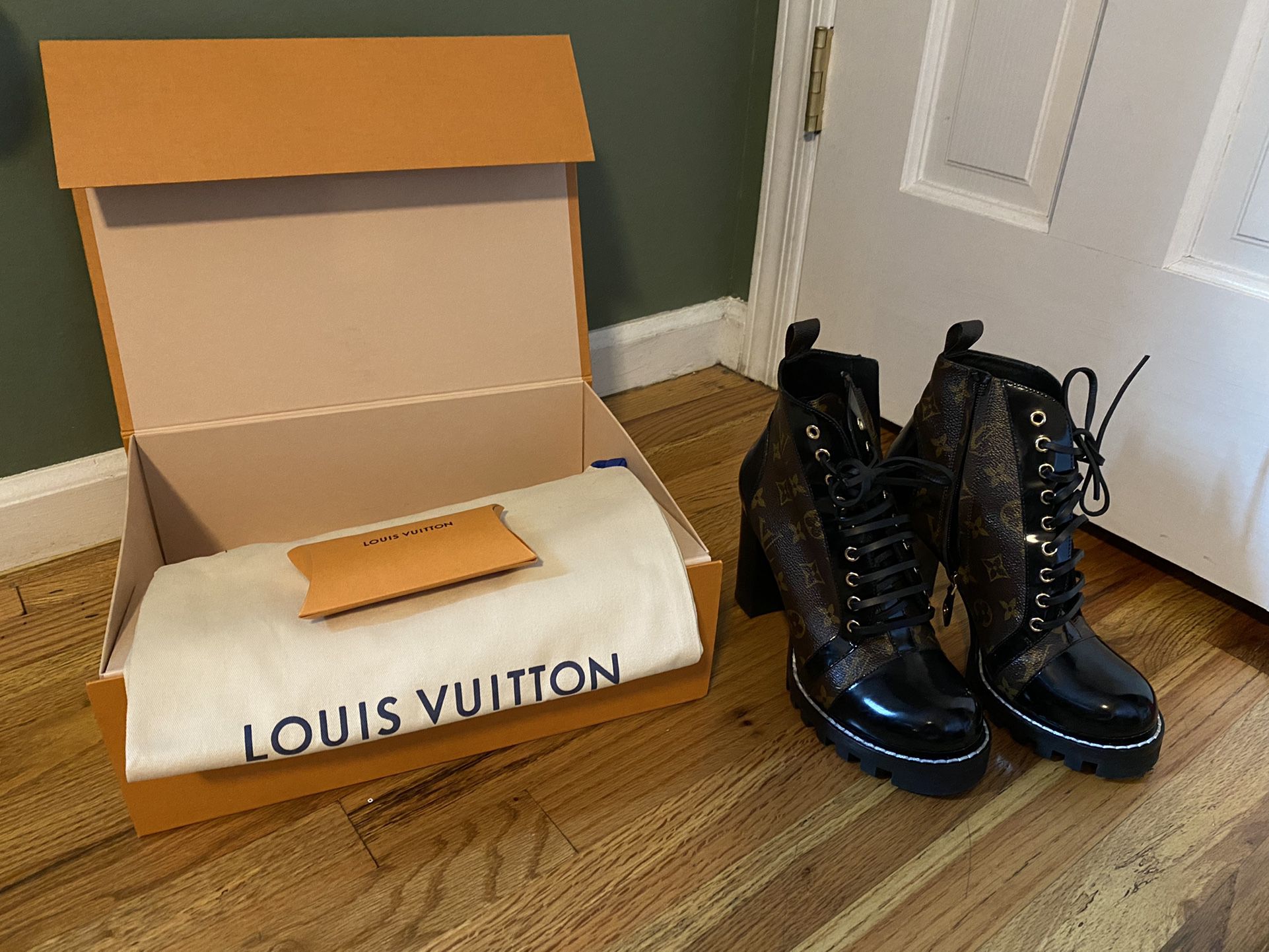 LOUIS VUITTON Suede Calfskin Monogram Star Trail Ankle Boot for Sale in The  Bronx, NY - OfferUp