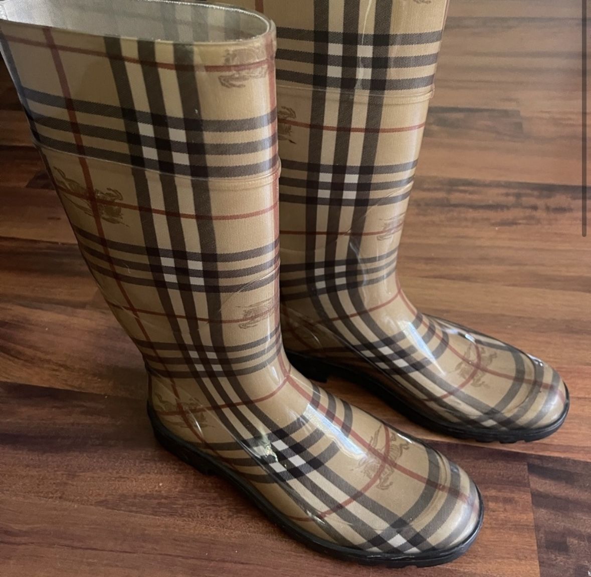 Burberry Rain Boots (US 9.5 / EU 41)