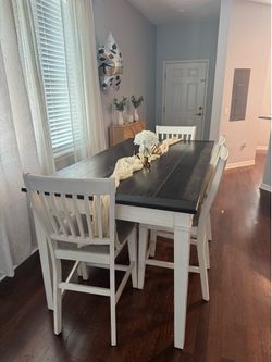 Dining Table with 4 Chairs – Modern Farmhouse Style