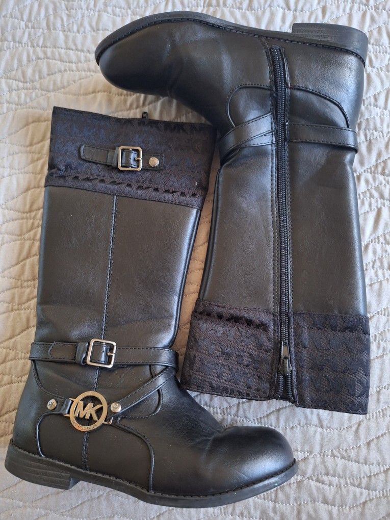 Muchael Kors Boots For Girl