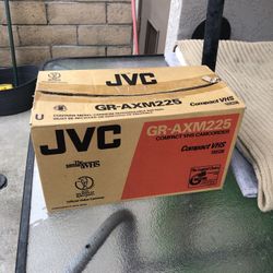 JVC COMPACT VHS-CAMCORDER  GR-AXM225 BRAND NEW NEVER USED