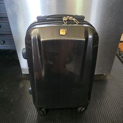 21h 12w 8d SwissGear Hardside Carry On Luggage Hard Suitcase with 4 Swivel Wheels and Long Handle