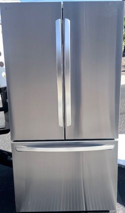 36’’ LG fridge and ice maker working like new Counter depth