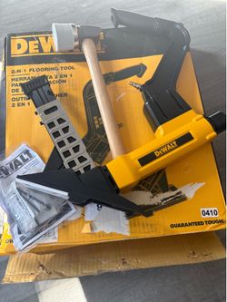 DeWalt 2-in-1 Pneumatic 15.5-Gauge and 16-Gauge Flooring Tool