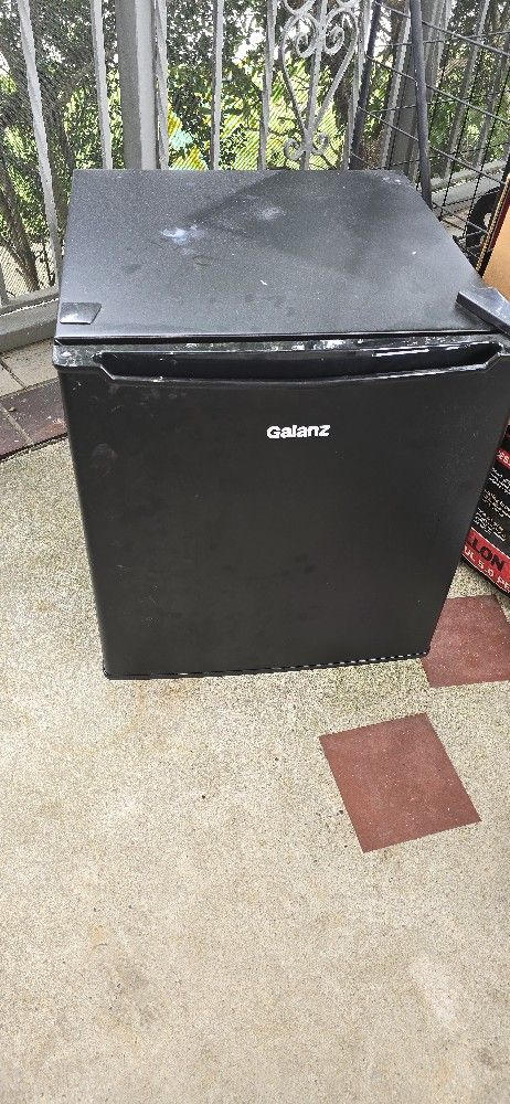 Galanz Black Color Mini Fridge