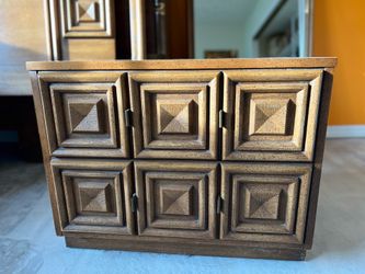 MCM Broyhill Premier Night stands