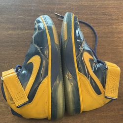 Vintage Nike BE TRUE Michigan Air Force 1s Basketball sneakers Size Mens size 10