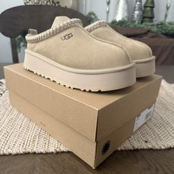 Ugg Woman’s  Slippers Tazz Platform Mustard Seed Size 9W
