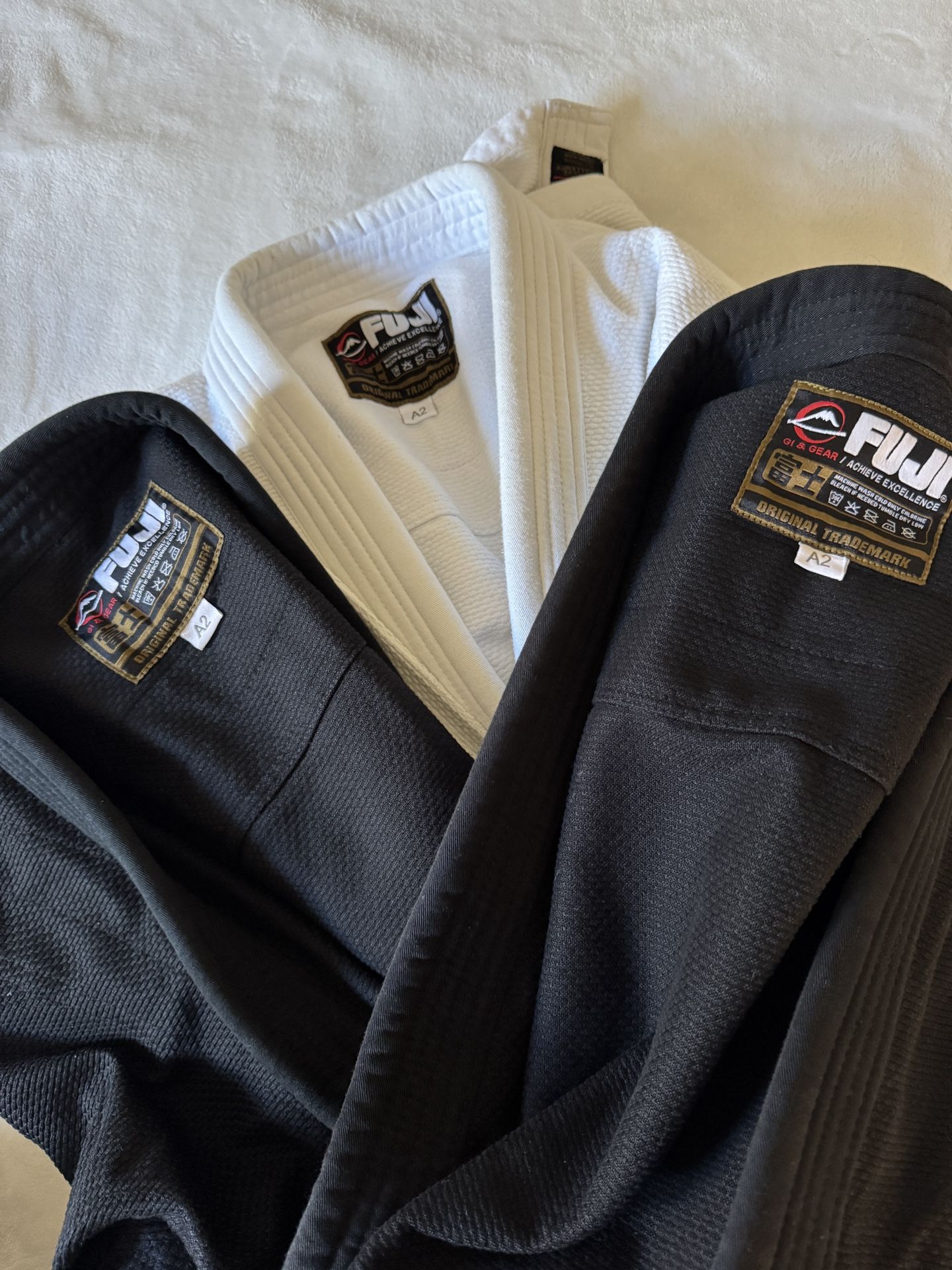 3 Fuji Gi’s + 2 White Belts