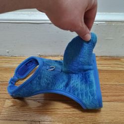 Bootique Cat Shark Harness, Small/Medium.