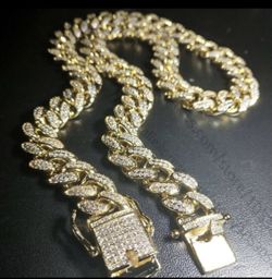 New 18 k yellow gold Cuban. Link chain a