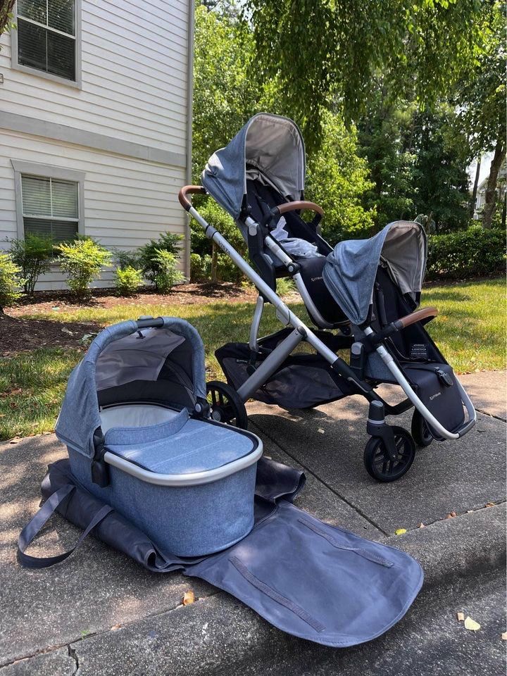 Uppababy Vista-V2-Stroller with accessories
