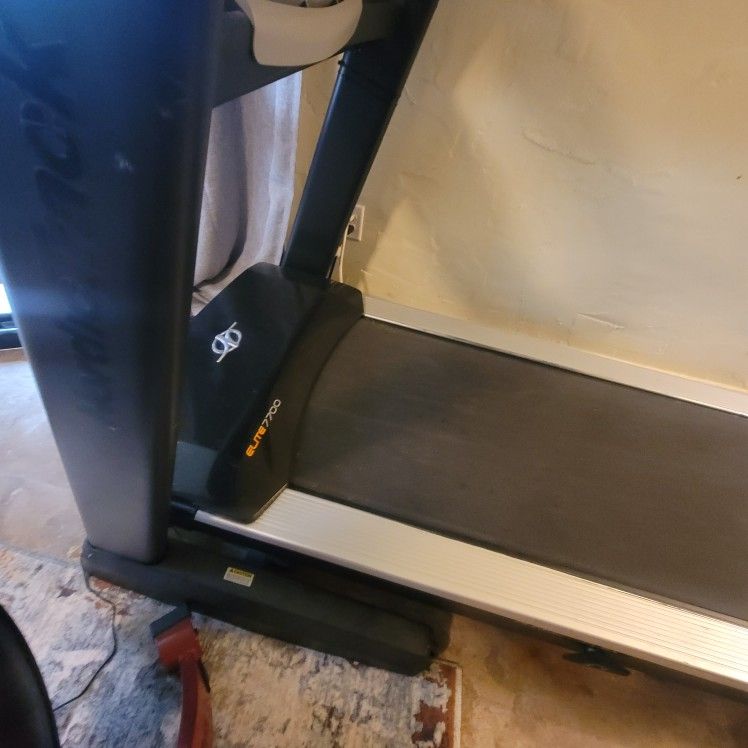 NordicTrack Treadmill ELITE 7700