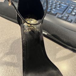 Vince Camuto Small Heel Size 8 1/2
