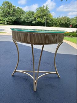 Half-moon table (demilune)