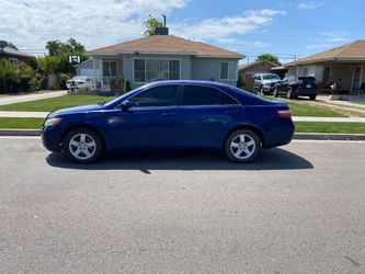 Toyota Camry Le 2010