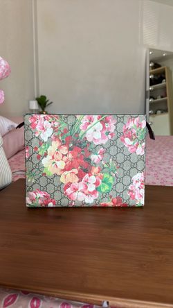 Gucci pouch
