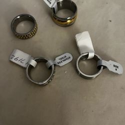 4 Men’s Rings With Different Designs 