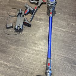 Dyson Vacuum Sv10 With Parts Works Great