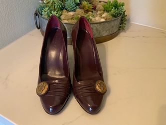 Gucci Woman's Vintage Purple Patent Leather Hysteria Pumps  Shoes , size 6.5 . with Napa Logo