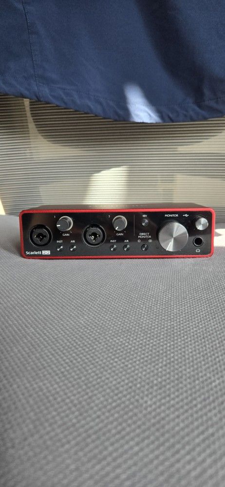Focusrite Scarlett 2i2 Audio Interface