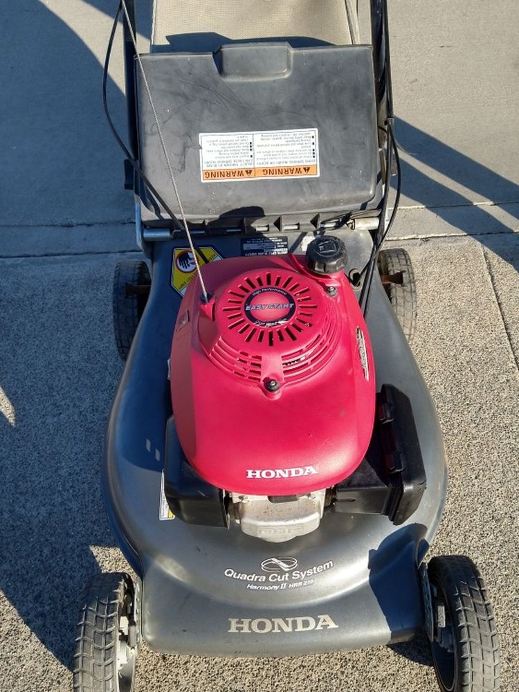 Honda HRR216 (21") 3 Speeds ( commercial competitive ) (Fully Maintenance) ( Self propelled ) lawn mower ( ready to mow )