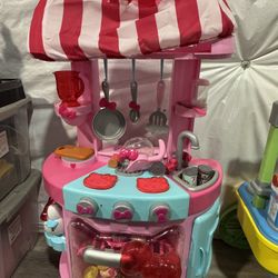 Hello Kitty Kitchen 