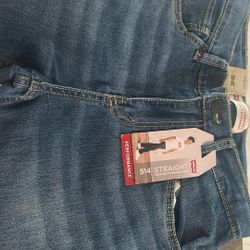Levi’s 514 Straight Jeans
