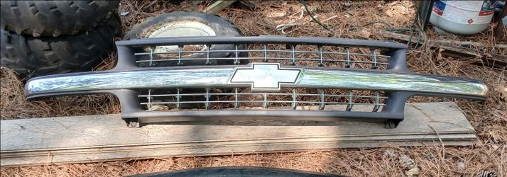 Chevrolet/Chevy grill 01 to 04