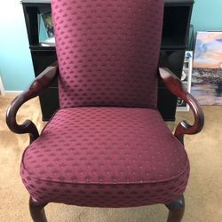 Les Brown Queen Anne Style Vintage Chair