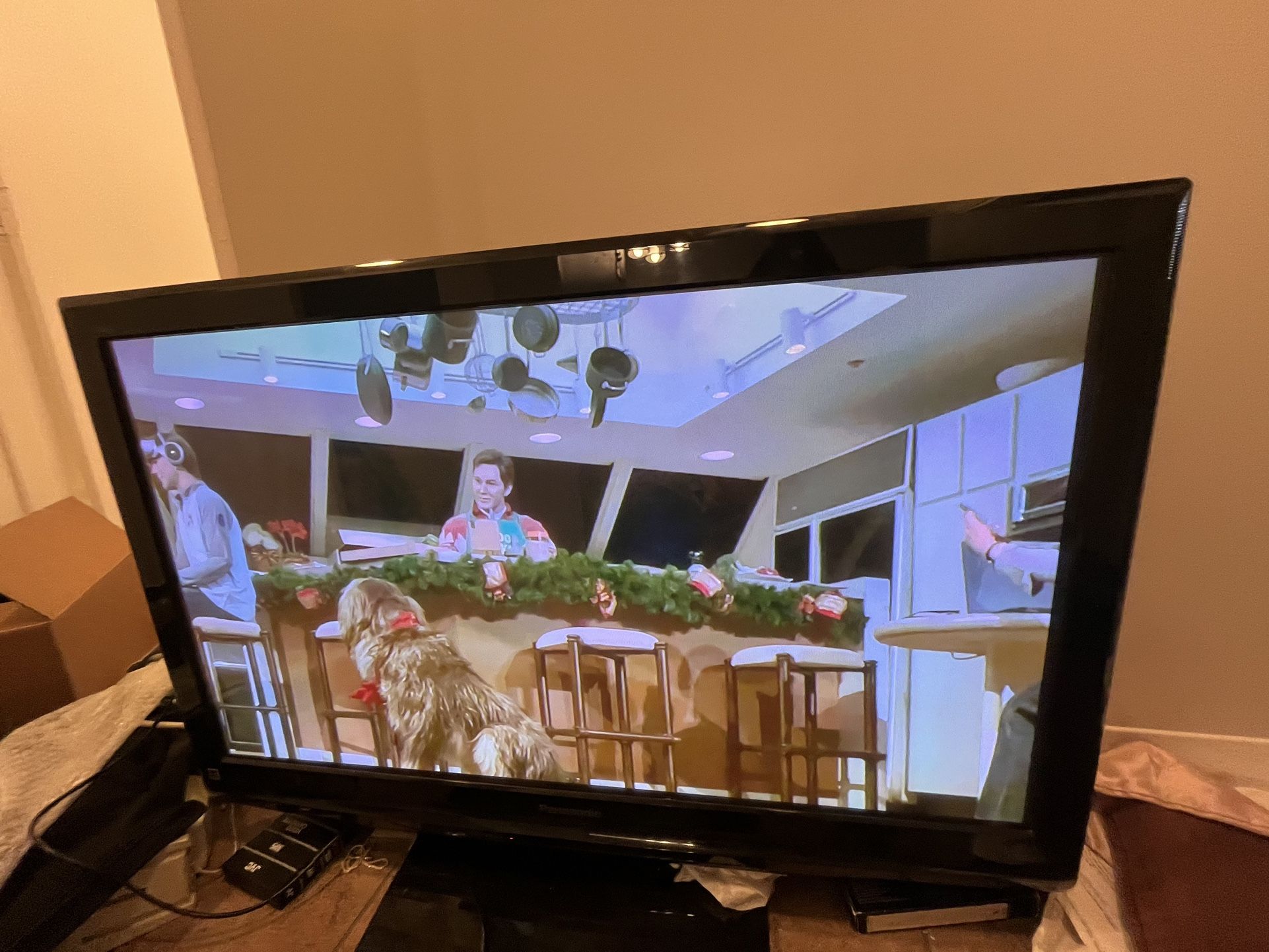 Panasonic 42" Plasma TV model TC-P42C2 (working, With Replacement remote)
