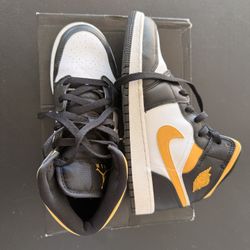Jordan 1 Mid (GS) 6.5