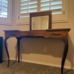 Pier 1 Vanity Make-Up Table 