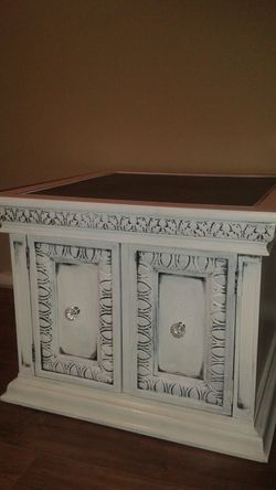 White dresser s with crystal hardware