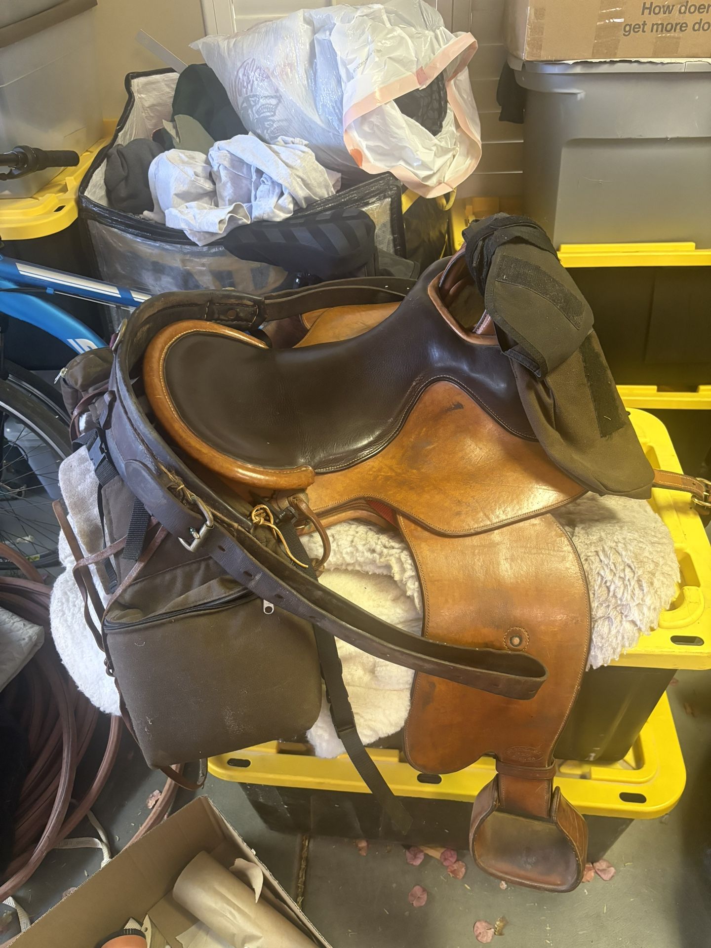 Custom-Made Multicolored Brown Leather 15-Inch Horse Saddle With Wool Saddle Pad