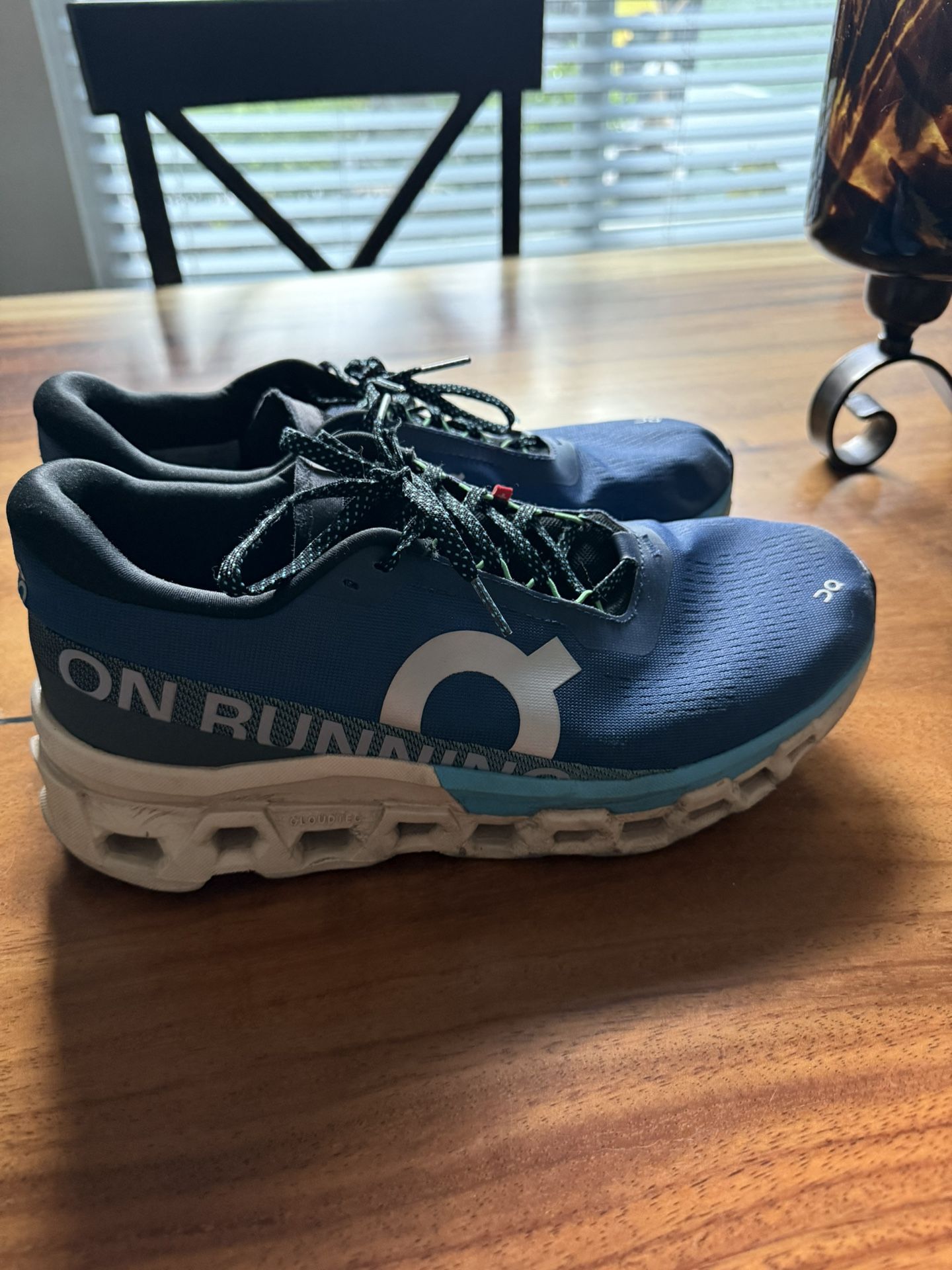 On Cloud Men’s Cloud monster 2 Size 11