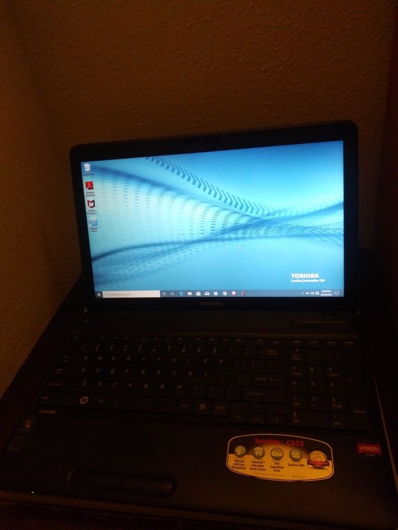 Toshiba Satellite Laptop w Charger