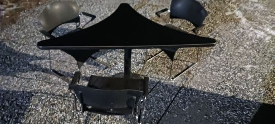 Awesome Modern Bent Triangular Shaped Tables Matte Black Three Chairs Pe