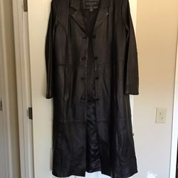 Full length leather coat brand new never been worn pockets button-down removable liner medium