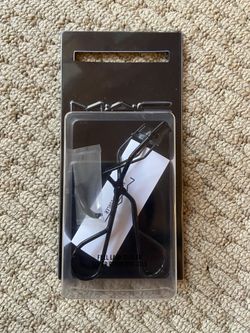 MAC Full Lash Curler