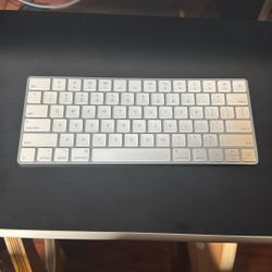 Apple Keyboard 