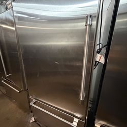 Thermador 36” built in refrigerator