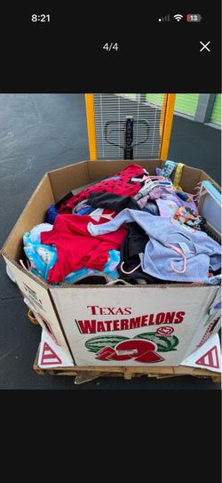 Clothes pallet about 300pc Used storage auction clothes