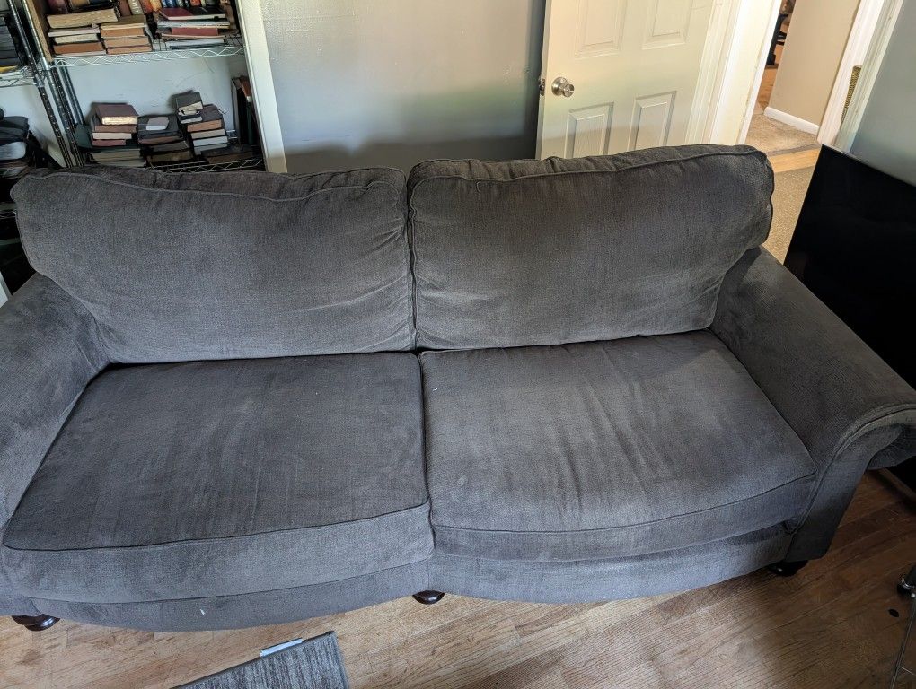 Couch Rooms 2 Go