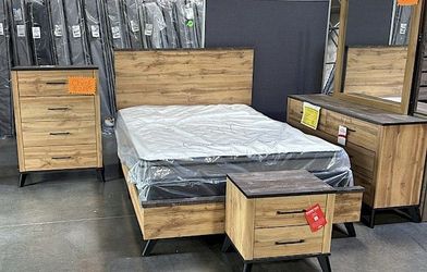 Queen/King/Full 4Pc Bedroom Set - Bed, Nightstand, Dresser, Mirror