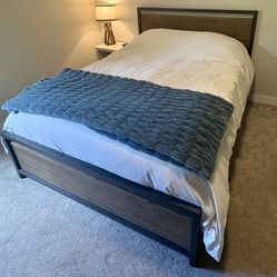 Queen Bed Frame, Dressers & Wall Decor – Great Condition, Priced to Sell